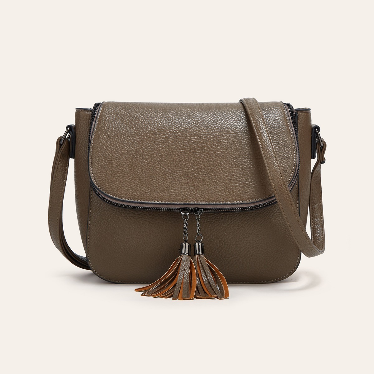 European And American-style Fashionable Flip-top Saddle Bag With Tassels - Image 6