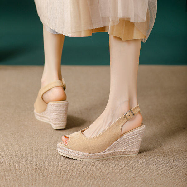 Summer Sponge Cake-Style Thick-Soled Waterproof Platform High-Heel Fashionable Cross-Strap Buckle Sandals For Women - Image 12