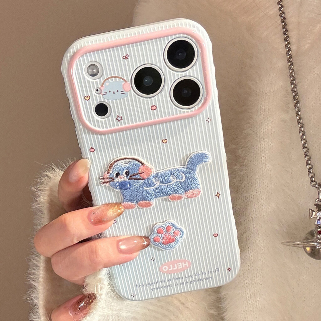 Shatter-Resistant Colored Striped Cat Phone Case