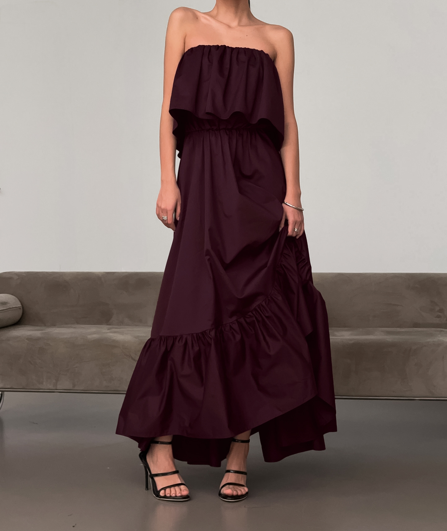 Fashionable Ruffled Strapless Dress - Image 1