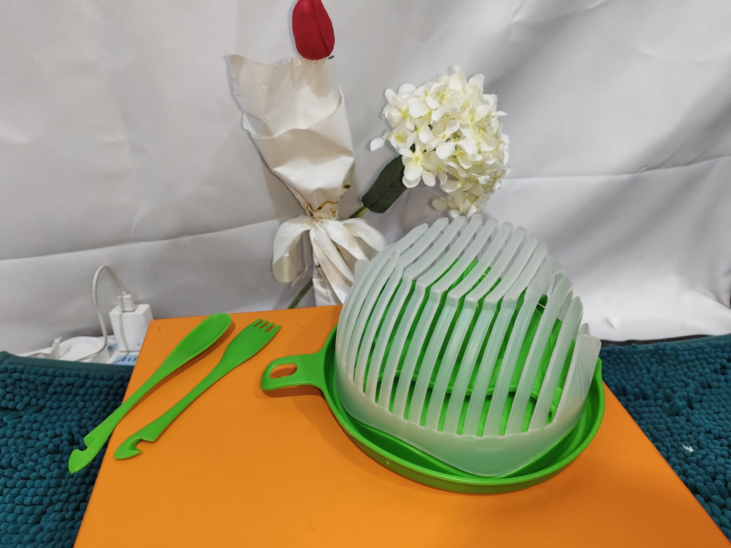 Creative Salad Cutter Fruit and Vegetable Cutter - Image 11