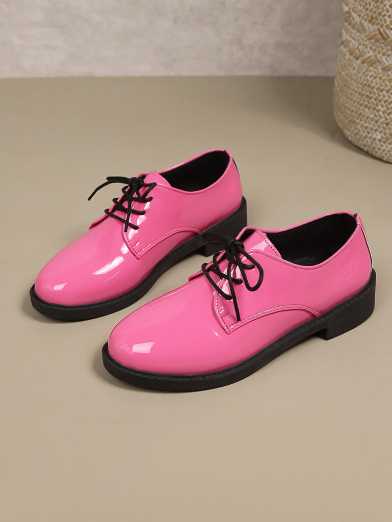 Women's Fashionable Retro Plus-Size Lace-Up Flat Shoes