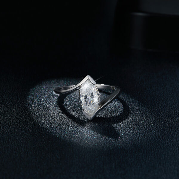 Engraved With Top-quality Moissanite, This Luxurious And Fashionable Minimalist Jewelry Set Features Exquisite Silver Accessories For Ladies. Made Of S925 Silver With Electroplated Platinum. - Image 9