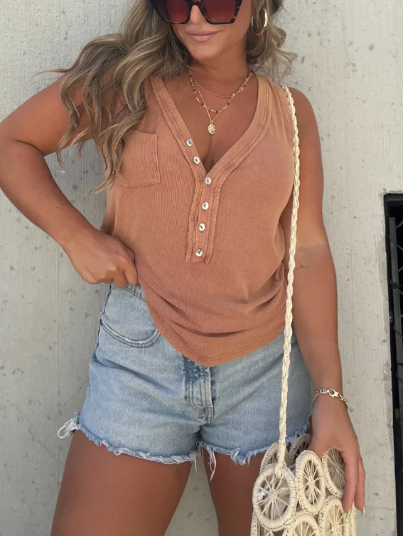 Women's Deep V-Neck Sleeveless Solid Color T-Shirt Vest With Buttoned Pocket Detailing - Image 2