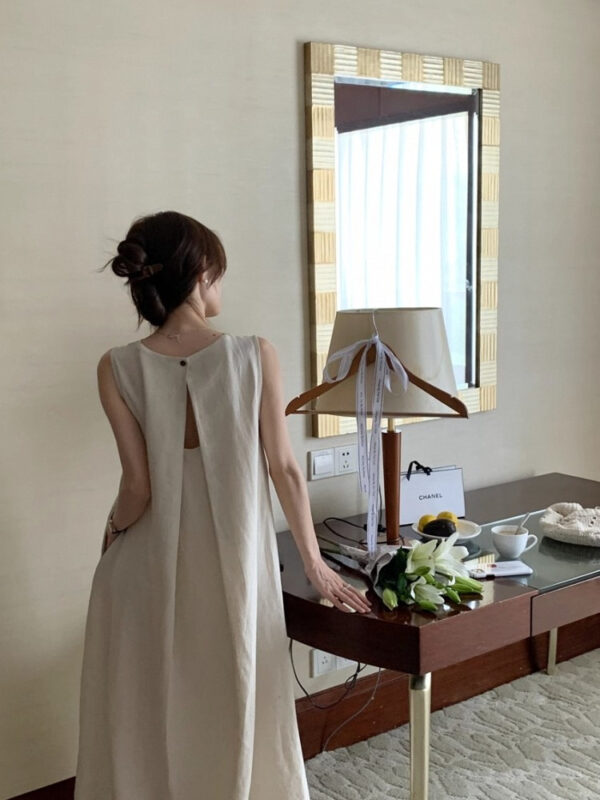 Elegant Midi Round-neck Sleeveless Vest Dress - Image 37