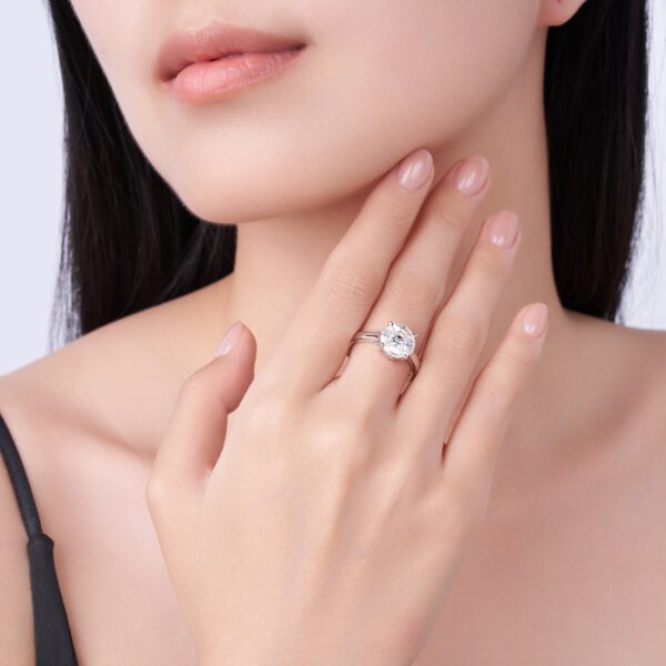 Engraved With Top-quality Moissanite, This Luxurious And Fashionable Minimalist Jewelry Set Features Exquisite Silver Accessories For Ladies. Made Of S925 Silver With Electroplated Platinum. - Image 5