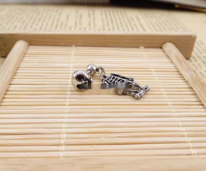 Retro Punk Mini Skull Stud Earrings - Image 3