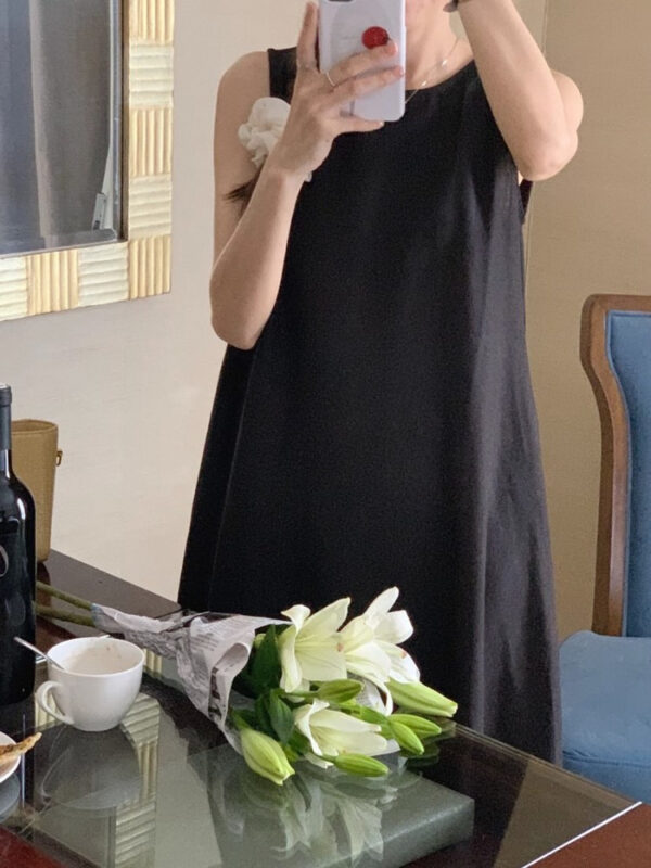 Elegant Midi Round-neck Sleeveless Vest Dress - Image 10