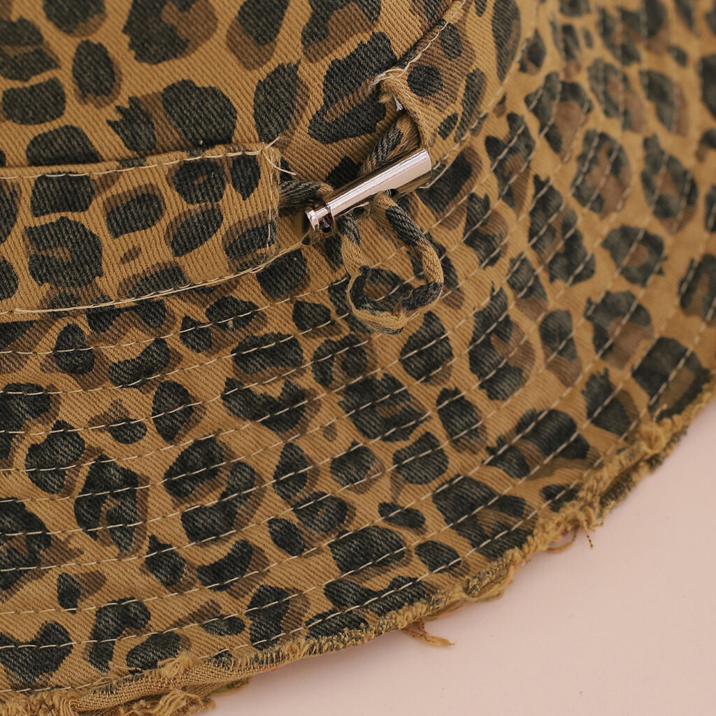 This Is A Fashionable European And American Fisherman's Hat With Leopard Print Trim, Adjustable Wide Brim, Sunshade And Wind Resistance. It Is Suitable For Daily Leisure And Outings