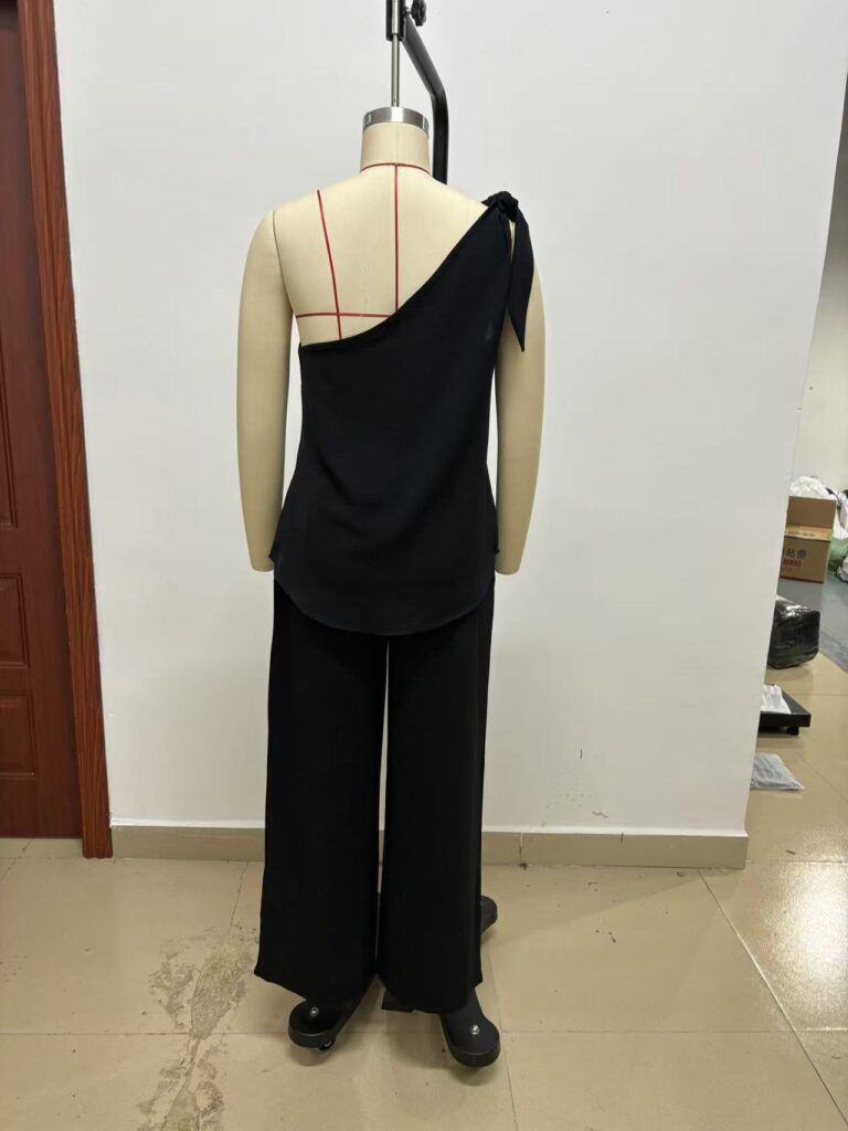 Sleeveless One-shoulder Top With Tie Detail And Wide-leg Pants