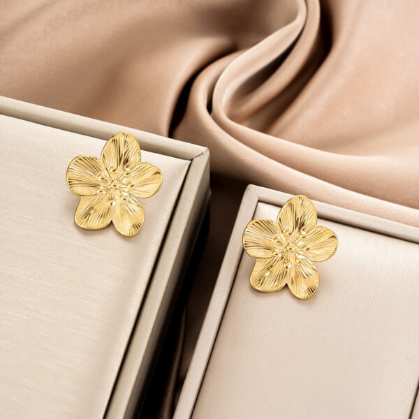 1 Pair Gold Flower Stud Earrings, Senior Sense Temperament, Niche Design, Fashion All-Match Jewelry For Women - Image 2