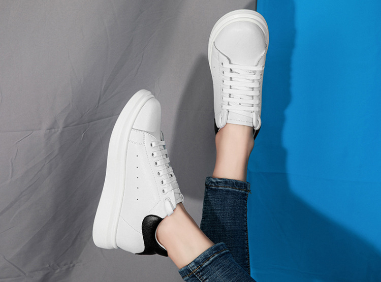 Korean-style Casual Invisible-heeled White Sneakers For Men Autumn Season