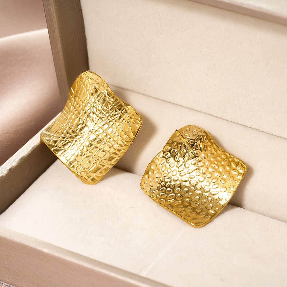 Fashion European & American Style Square Pleated Earrings, Irregular Texture, High-Grade All-Match Jewelry For Women - Image 2
