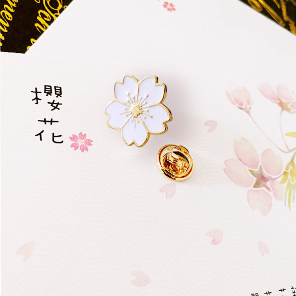 Fashionable And Cute Pin For Girls School Bags - Image 2