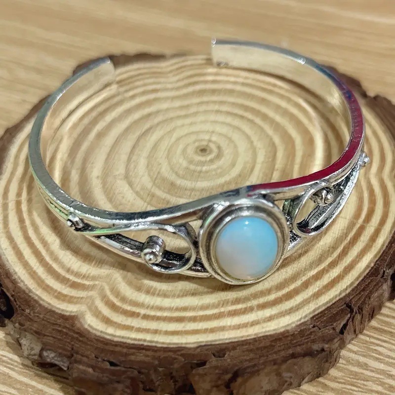 Retro-style Fashionable Personalized Oval Hollow-out Adjustable Bracelet - Image 5