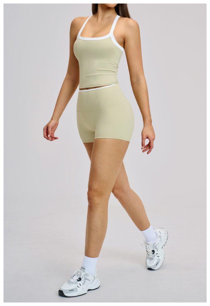 Nude-Feel Yoga Set Contrasting Colors, Crossed Back Design, Tight-Fitting Yoga Wear