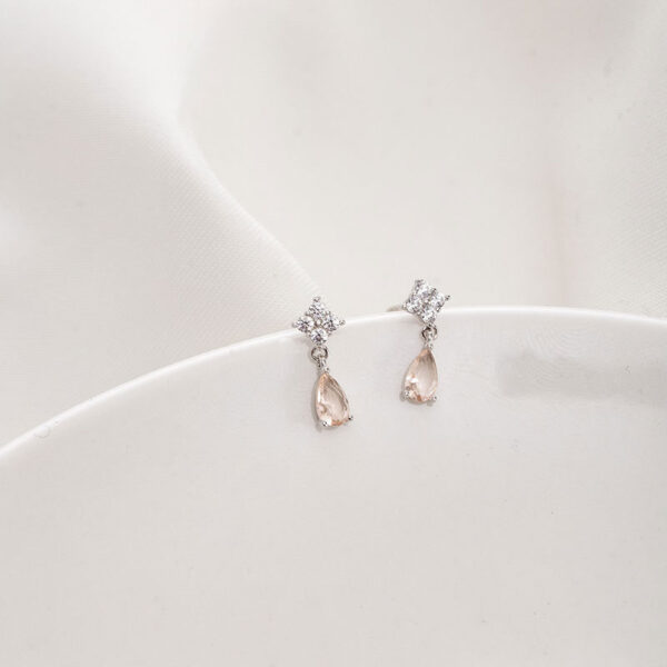 Versatile And Exquisite Womens Teardrop Earrings - Image 4