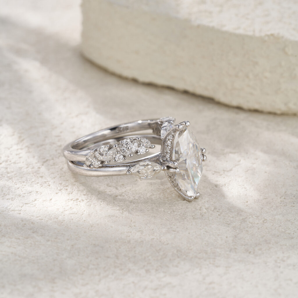 Engraved With Top-quality Moissanite, This Luxurious And Fashionable Minimalist Jewelry Set Features Exquisite Silver Accessories For Ladies. Made Of S925 Silver With Electroplated Platinum.
