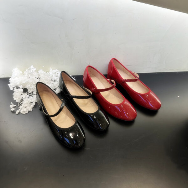 Round-toe Strap-detail Red Chunky-heel Mary Jane Shoes - Image 15
