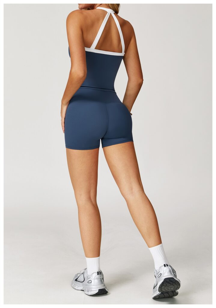 Nude-Feel Yoga Set Contrasting Colors, Crossed Back Design, Tight-Fitting Yoga Wear