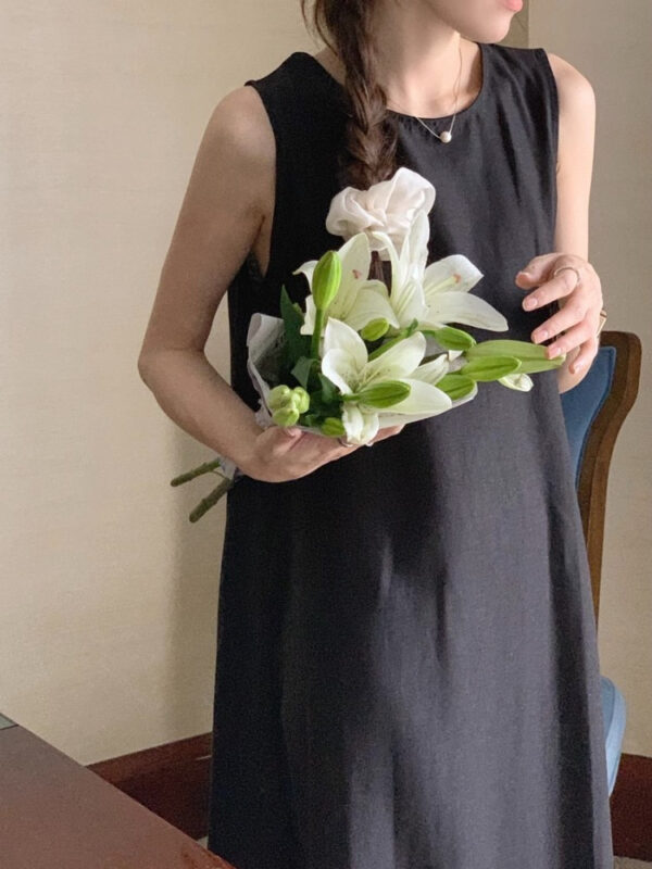 Elegant Midi Round-neck Sleeveless Vest Dress - Image 44