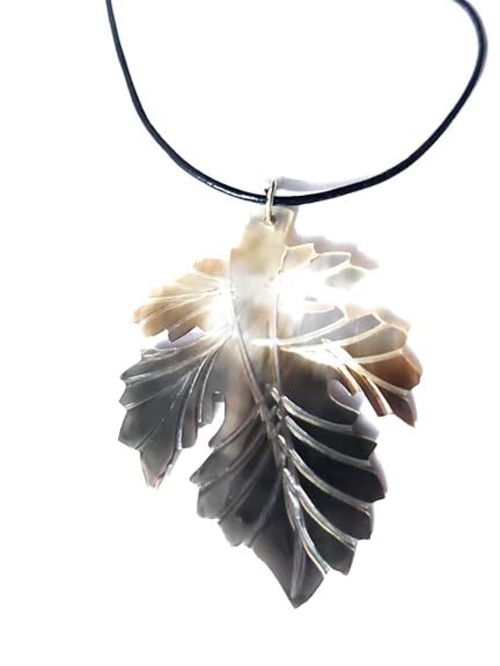MAM ENTERPISES Genuine Leather necklace of Leaf shape pendant Shell
