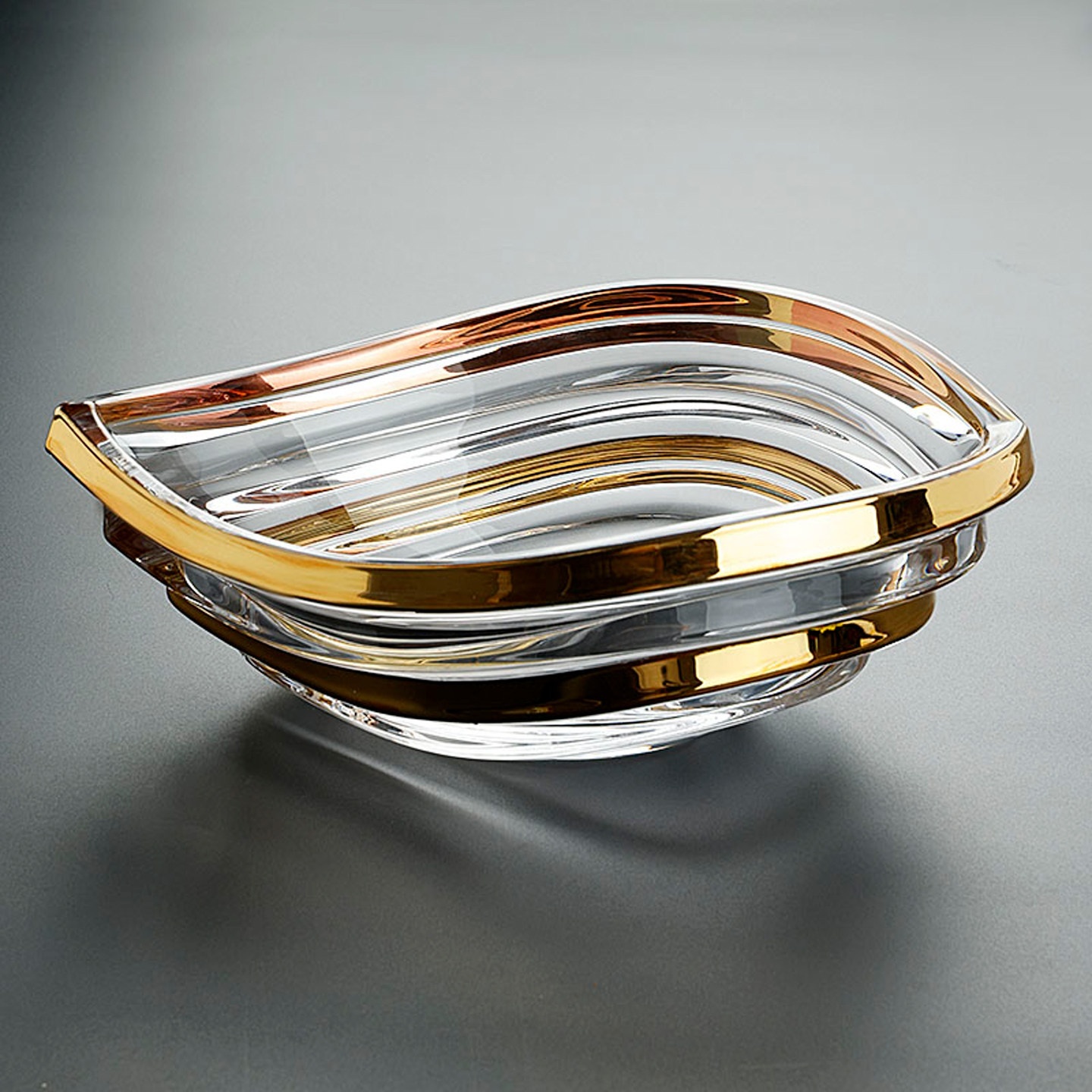 Light-luxury Gold-trimmed Wave-patterned Crystal Glass High-arched Fruit Platter - Image 1