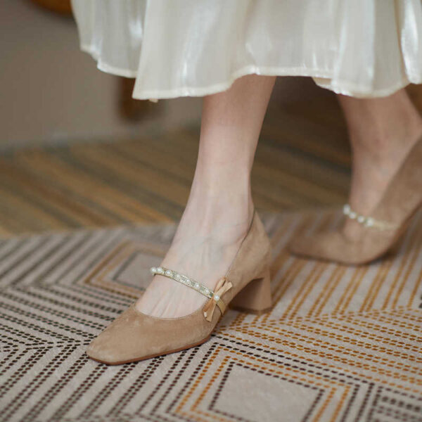 Niche Temperament Leather Bowknot Beaded Slip-on High Heels - Image 1