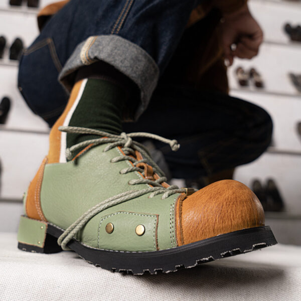 Men's And Women's Fashion Simple Leather Shoes - Image 1