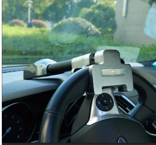 Car Steering Wheel Lock with Keys - Image 4