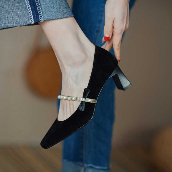 Niche Temperament Leather Bowknot Beaded Slip-on High Heels - Image 5