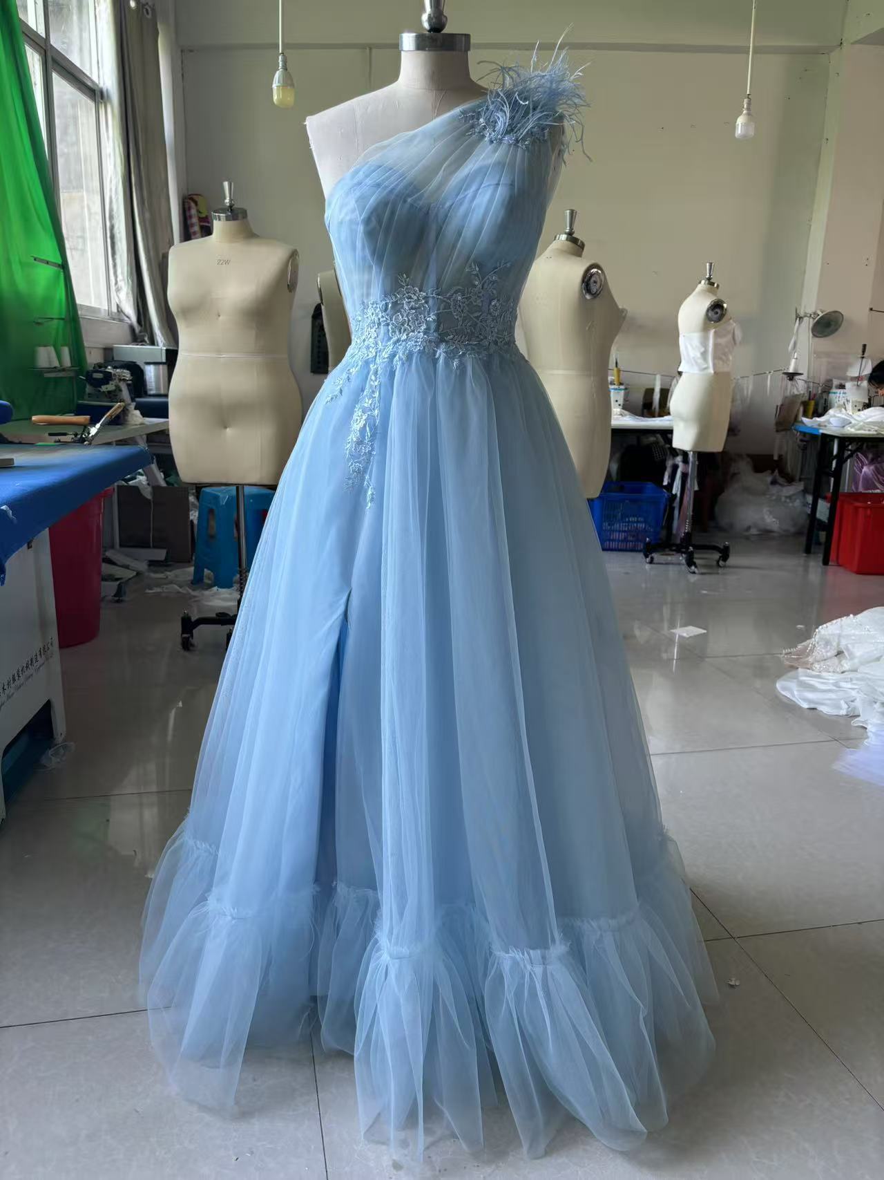 Blue One-shoulder Feather Wedding Dress - Image 14