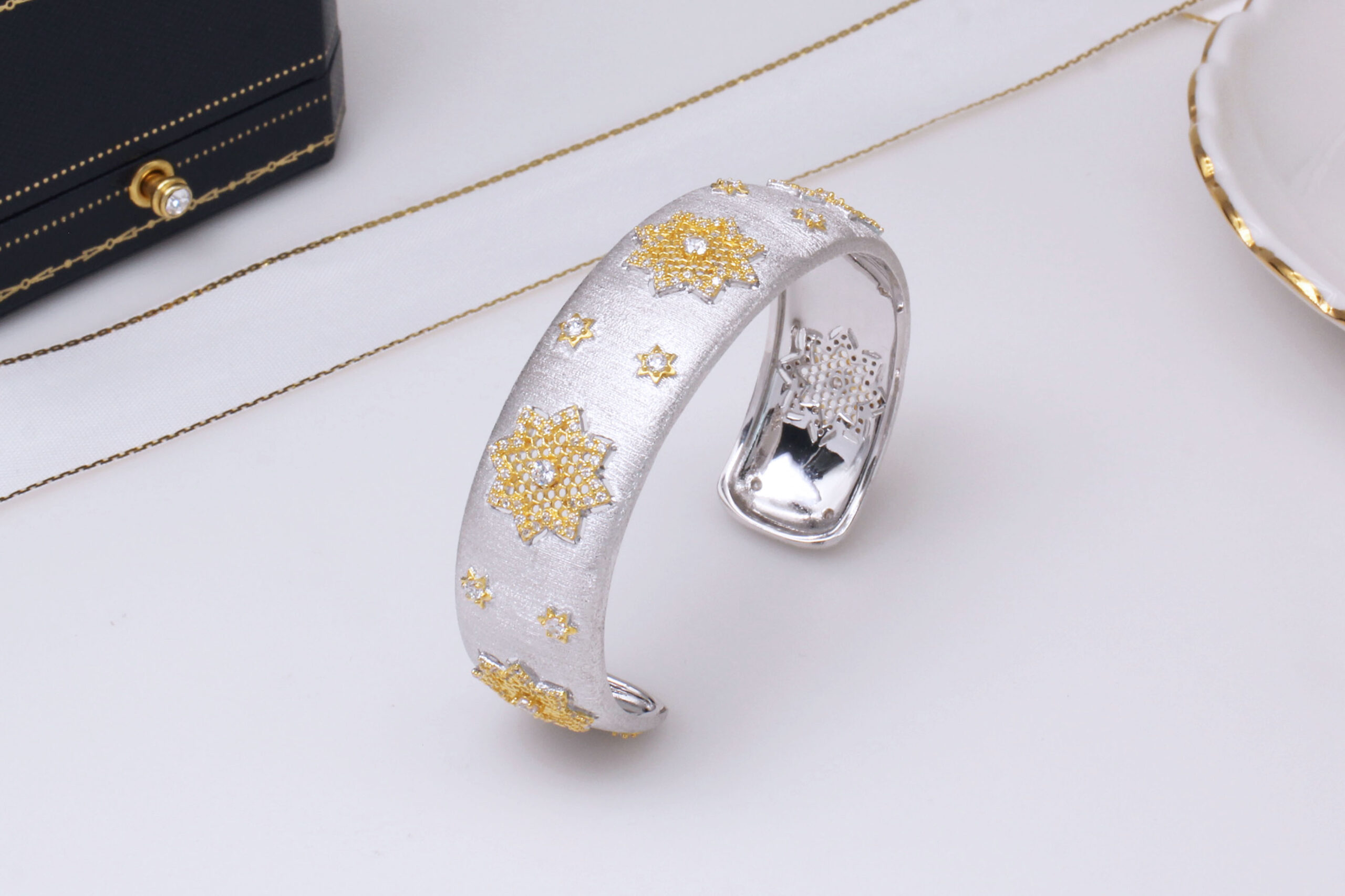 925 Silver Gold Plated Divided Snowflake Bracelet - Image 2