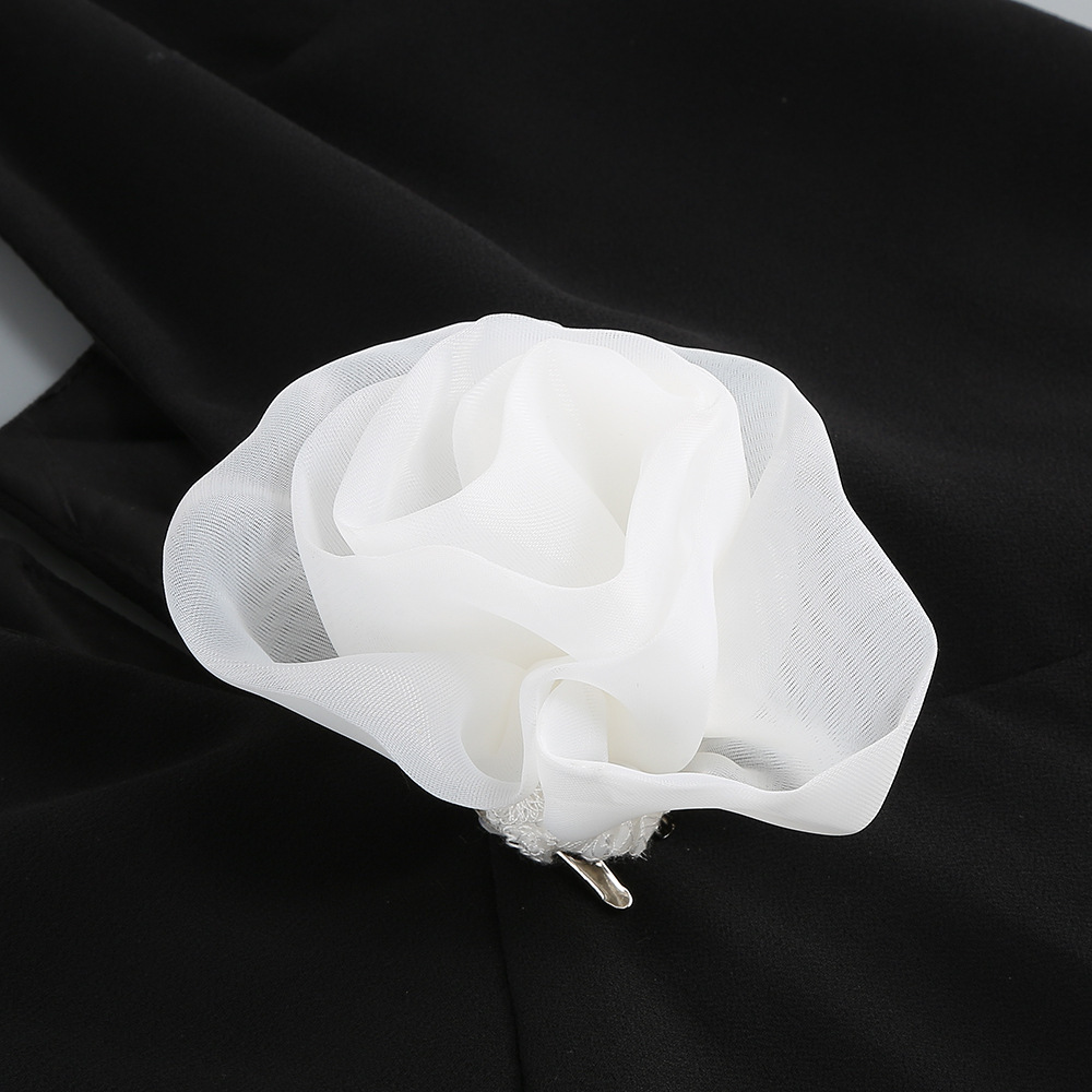 Elegant Deep V-neck Decorative Flower Suspender Skirt - Image 4