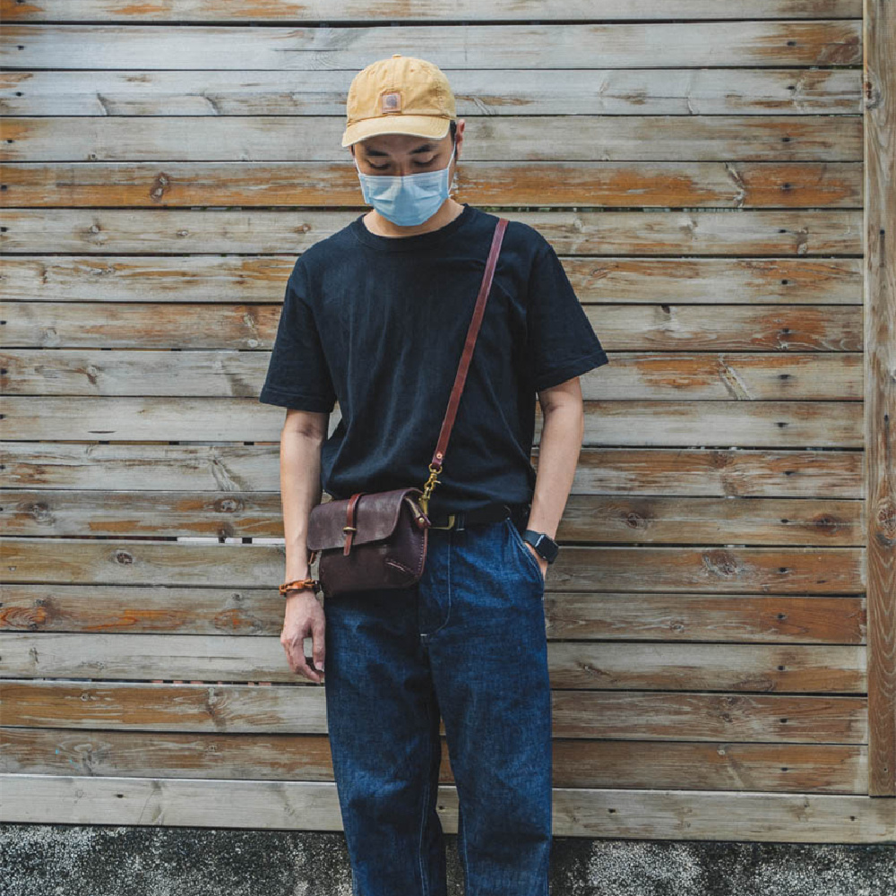 Vintage Leather One-shoulder Messenger Bag - Image 1