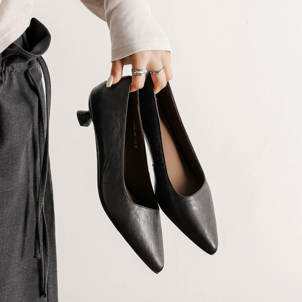 Women's Washed Full-Grain Cowhide Kitten Heel Pumps, Pointed Toe Handcrafted Leather Office Shoes