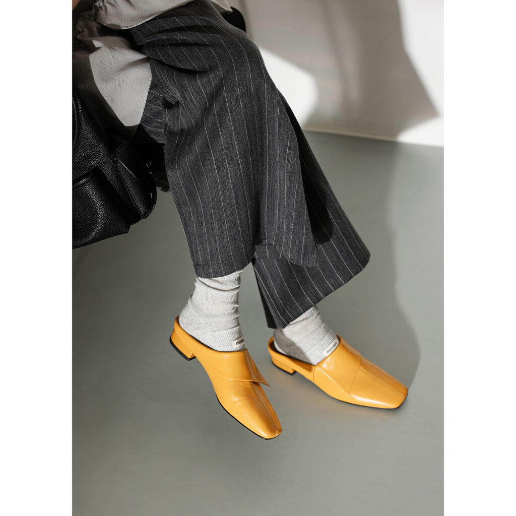 Vintage Washed Full-Grain Cowhide Fold-Over Mules, Ladies Square Toe Low Heel Backless Loafers