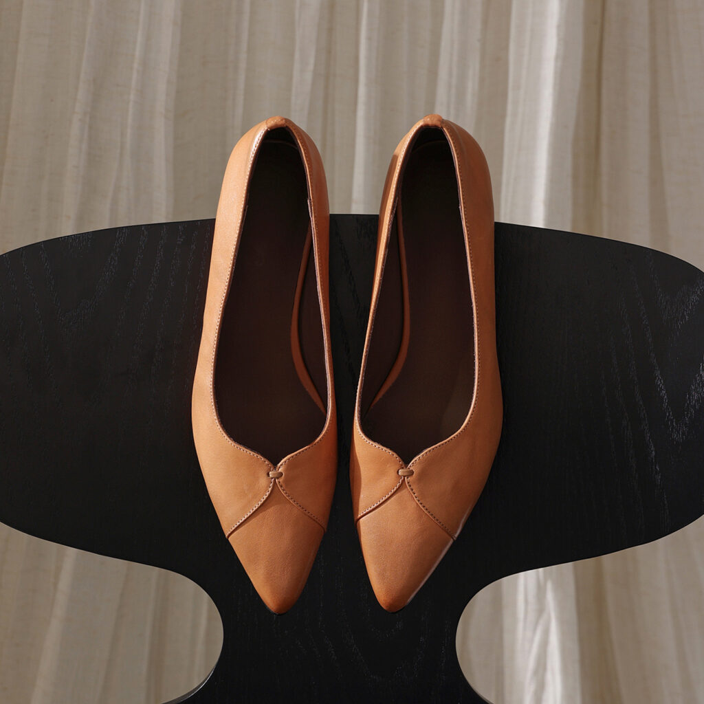 Women's Washed Full-Grain Cowhide Kitten Heel Pumps, Pointed Toe Handcrafted Leather Dress Shoes