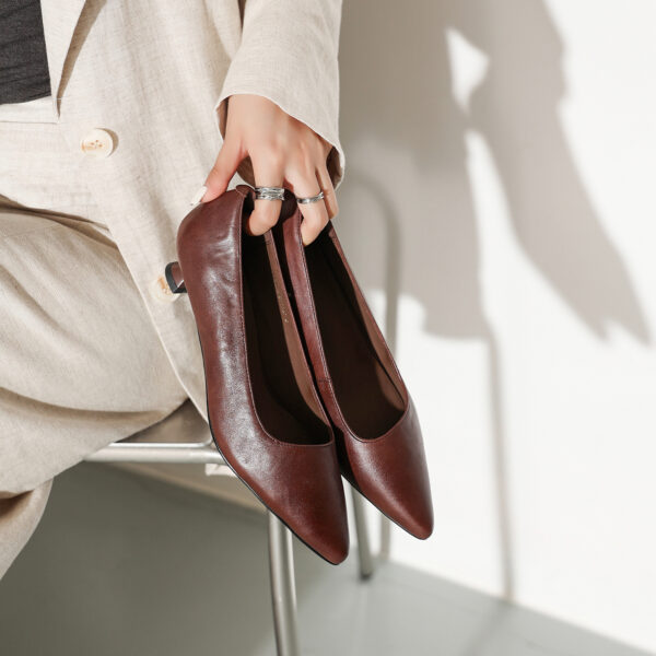 Women's Washed Full-Grain Cowhide Kitten Heel Pumps, Pointed Toe Handcrafted Leather Office Shoes - Image 21