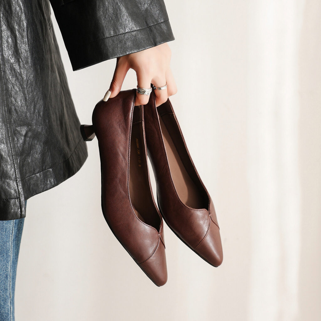 Women's Washed Full-Grain Cowhide Kitten Heel Pumps, Pointed Toe Handcrafted Leather Dress Shoes