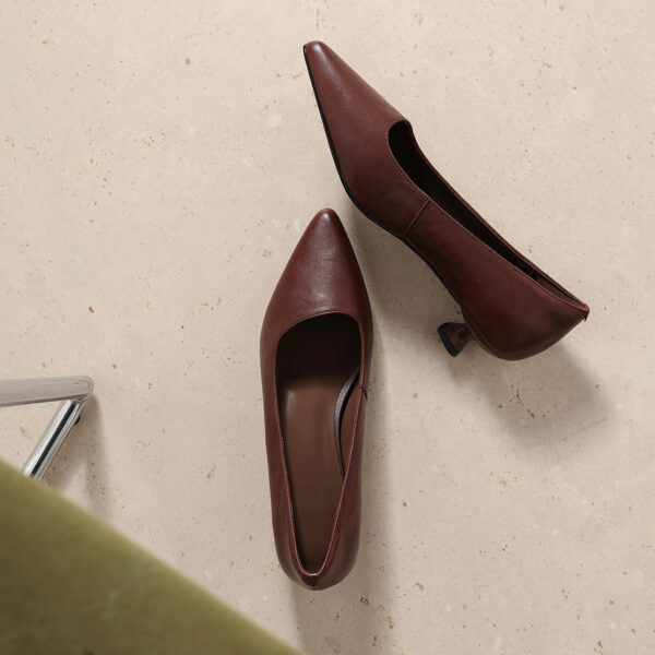 Women's Washed Full-Grain Cowhide Kitten Heel Pumps, Pointed Toe Handcrafted Leather Office Shoes - Image 9