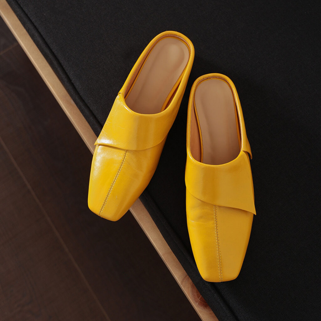 Vintage Washed Full-Grain Cowhide Fold-Over Mules, Ladies Square Toe Low Heel Backless Loafers