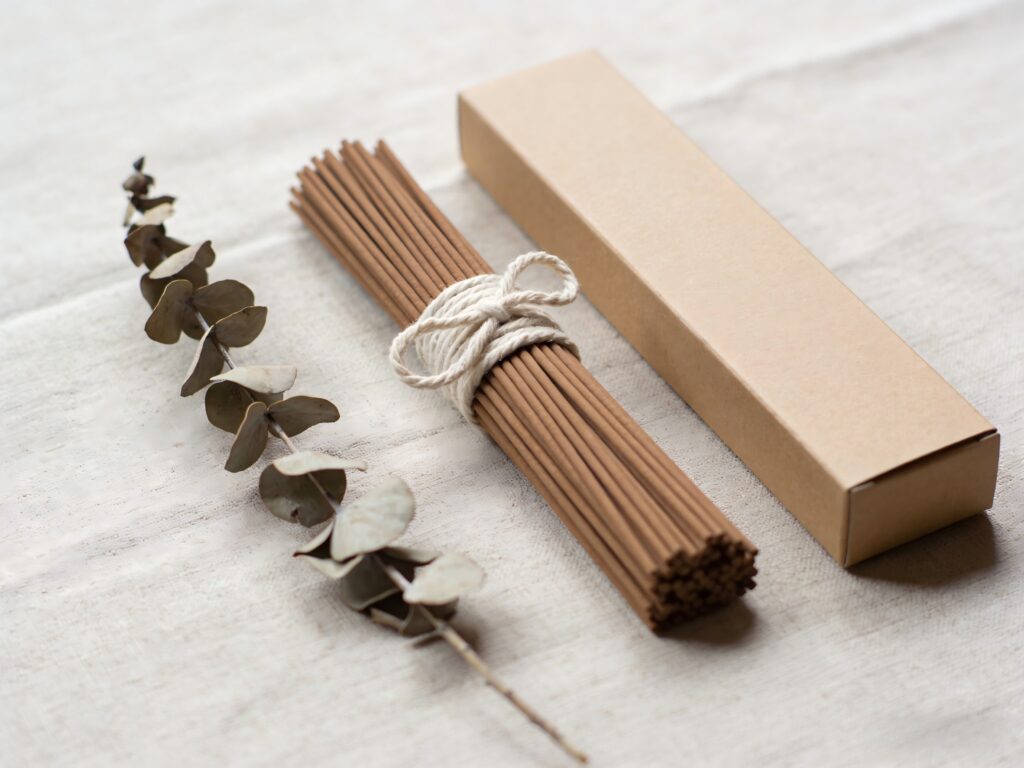 Natural Agarwood Incense Sticks, Bulk Export, Suitable For Meditation, Yoga, Religious Ceremonies, And Home Aromatherapy, Made Of Pure Powder Without Bamboo Core, OEM Customization Available